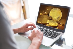 Làm chủ “cuộc sống số” trên thị trường tài chính (Bài 3): Không thể vì “dao sắc" mà cấm dùng