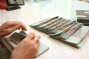 Quy định khống chế chi phí lãi vay được trừ khi tính thuế thu nhập doanh nghiệp khiến không ít tập đoàn, doanh nghiệp khốn đốn.