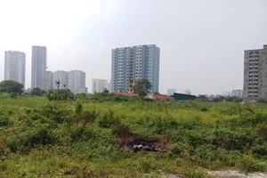 Thống kê của Sở Tài nguyên và Môi trường Hà Nội cho thấy, cho tới thời điểm hiện tại, có 383 dự án chậm triển khai, để hoang hoá cần có phương án thu hồi hoặc giải quyết..