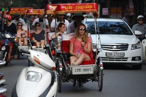 Báo Tây nói về đi xích lô và 9 trải nghiệm phải thử ở Việt Nam