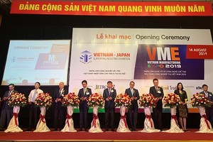 2 triển lãm diễn ra cùng thời gian được kỳ vọng sẽ hỗ trợ các doanh nghiệp nhỏ và vừa Việt Nam gia tăng sức cạnh tranh trong ngành công nghiệp hỗ trợ và sản xuất phụ tùng công nghiệp.