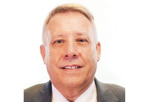 GS. Robert McClelland, Chủ nhiệm Nhóm bộ môn Quản trị, Khoa Quản trị và Kinh doanh, Ðại học RMIT Việt Nam.