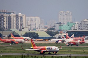 Vì sao sân bay Tân Sơn Nhất quá tải?