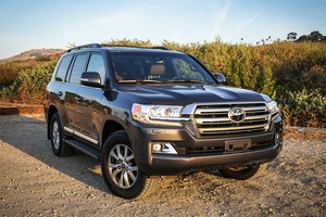Toyota Land Cruiser là xe được người Mỹ sử dụng lâu nhất, trung bình 11,4 năm. Ảnh: Automobile