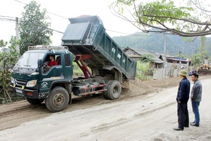 Thực hiện công tác bảo trì đường bộ tại Bắc Cạn.