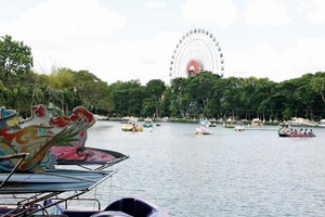 Công viên nước Đầm Sen (quận 11, TP.HCM) tích lũy được khá nhiều tiền nhưng chưa thể đầu tư, mở rộng hoạt động. Ảnh: Lê Toàn.