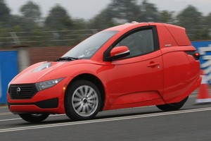 Xe điện 3 bánh chỉ có một chỗ ngồi, chạy được 160km cho một lần sạc