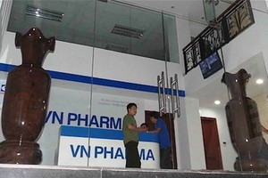VN Pharma đã làm giả giấy tờ để nhập khẩu 9.300 hộp thuốc H-Capita 500mg không rõ nguồn gốc, tức không đủ điều kiện để sử dụng làm thuốc chữa bệnh.