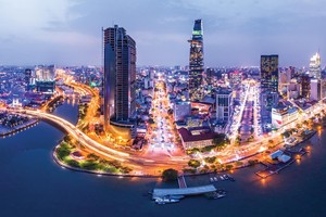 Để xây dựng TP.HCM thành thành phố thông minh, thì điều cần làm là khắc phục được tình trạng kẹt xe, ngập nước