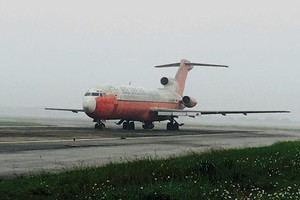 Máy bay Boeing 727 bỏ quên tại sân bay Nội Bài hơn 12 năm vẫn chưa có cách xử lý. Ảnh: Cục Hàng không