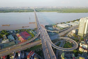 Việc đầu tư xây dựng cầu Vĩnh Tuy giai đoạn 2 nhằm hoàn thiện mặt cắt ngang theo quy hoạch, từng bước hoàn thiện đường Vành đai 2, tăng cường khả năng lưu thông hai bên bờ sông Hồng.