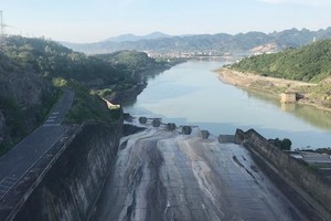 Nhiều hồ thuỷ điện cạn nước, khiến phải huy động nhiệt điện chạy dầu