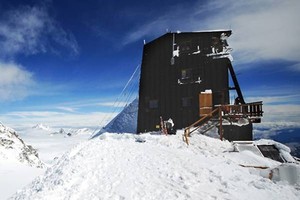 Khách sạn Capanna Margherita - Ảnh: RIFUGIMONTEROSA.IT