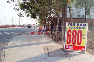 Môi giới bất động sản khó khăn đủ bề