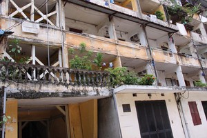 Trên địa bàn Hà Nội hiện có rất nhiều 
khu chung cư cũ xuống cấp nghiêm trọng