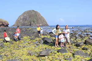 Quần thể Hòn Yến là thắng cảnh đẹp của tỉnh Phú Yên.