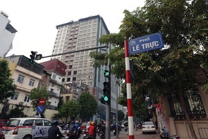 Ở Hà Nội và TP.HCM, không ít dự án vẽ thêm tầng để trục lợi trái phép