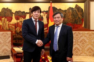 Thứ trưởng Vũ Đại Thắng tiếp ông Takeo Nakajima, Trưởng đại diện JETRO Hà Nội (Ảnh: Đức Trung)