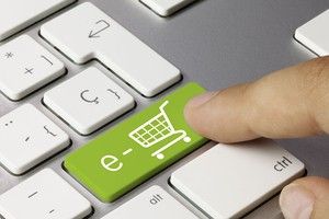 Bán hàng online, giao hàng nhanh tăng trưởng phi mã