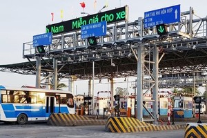 Dự án BOT tăng cường mặt đường QL1 đoạn Km1987+560÷ Km2014 và đoạn tránh thị xã Cai Lậy, tỉnh Tiền Giang đã tạm dừng thu phí hơn 2 năm, Nhà đầu tư gặp rất nhiều khó khăn,.