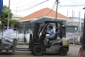 Ứng phó hiệu quả covid-19, cấp bách tháo gỡ khó khăn cho sản xuất - kinh doanh