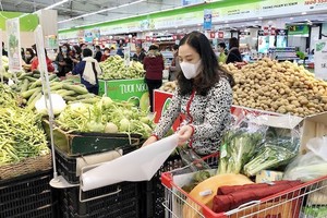 Ngành Công Thương khẳng định, trong bất cứ tình huống nào cũng không để thiếu hàng hóa thiết yếu phục vụ cho người tiêu dùng cả nước..