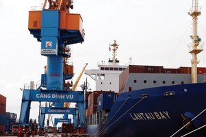 Xuất khẩu “ngấm đòn” COVID-19, giảm 4,1% trong tháng 3