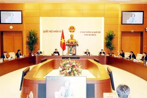 Trước mắt, tiền chi trực tiếp cho công tác chống dịch có thể chưa thiếu, nhưng làm thế nào để có tiền giúp doanh nghiệp vực dậy hoạt động sản xuất, kinh doanh trong điều kiện ngân sách có hạn là bài toán khó, rất khó.