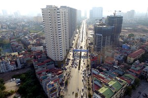 Việc vốn tín dụng vào lĩnh vực kinh doanh bất động sản bị siết chặt thời gian qua đã buộc các doanh nghiệp phải tìm nguồn vốn khác, trong đó có phát hành trái phiếu.