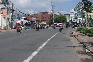 Một đoạn Quốc lộ 1 đoạn qua TP. Cà Mau.