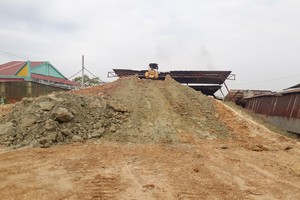 Lò gạch thủ công vẫn ngày đêm đỏ lửa