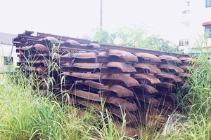 Trạm vật tư đường sắt Dĩ An đã bị biến thành dự án nhà ở thương mại với giá gần 2 tỷ đồng/lô 75 m2; còn hàng ngàn thanh ray, tà vẹt là tài sản quốc gia bị tháo dỡ nằm chất đống 5 năm qua.