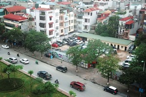 Khu đất 125 Văn Cao (Hà Nội) đang trưng dụng làm bãi gửi xe