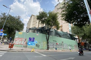 Chung cư 23 Lý Tự Trọng (quận 1, TP HCM) đã được tháo dỡ