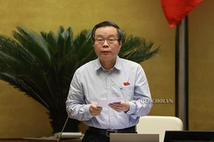 Phó chủ tịch Quốc hội Phùng Quốc Hiển tóm lược nội dung hai ngày thảo luận về kinh tế, xã hội, ngân sách.