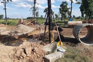 Hạ tầng nham nhở tại dự án Mê Linh Vista. Ảnh: Thành Nguyễn