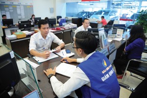 Theo quy định mới, trách nhiệm xác minh giấy tờ với cơ quan công an thuộc về nhà bảo hiểm, thay vì khách hàng như trước đây