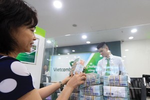 Mặt bằng lãi suất đã giảm khá mạnh thời gian qua, nhưng vẫn có dư địa giảm thêm. Ảnh: Đức Thanh