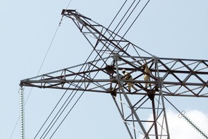 Về nguyên tắc, doanh nghiệp tư nhân hay DNNN làm công trình điện cấp I đều trải qua các quy trình như nhau. Ảnh: Đ.T