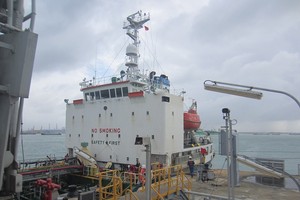 Tàu GT EQUALITY của Công ty BB Energy (Singapore) tiếp nhận 6.000 tấn dầu nhiên liệu hàng hải (MFO).