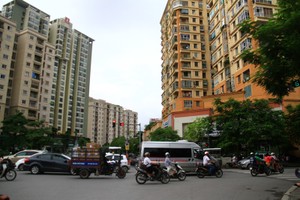 Theo chuyên gia kinh tế Võ Trí Thành: "Cần tạo sự phát triển cho bất động sản và chứng khoán"