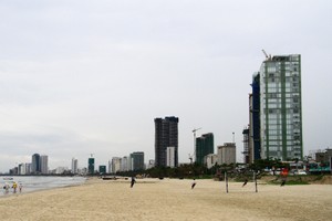 Khách sạn ven biển tại Đà Nẵng đang có mức tăng giá tốt. Ảnh: Thành Nguyễn.