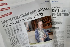 Báo giấy vẫn được nhiều độc giả yêu thích. Ảnh: Thành Nguyễn.