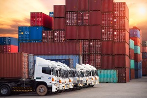 Ngành logistics được cho là sẽ phục hồi mạnh trong năm 2024. Ảnh: Shutterstock.