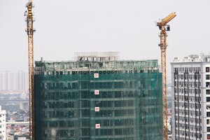 Hà Nội đang thiếu nguồn cung căn hộ bình dân. Ảnh: Bình Minh.