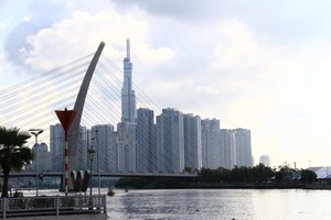 Trong quý 1/2025, nguồn cung nhà ở cao tầng tại TP.HCM ít hơn Hà Nội 1.340 căn. Ảnh: Bình Minh.