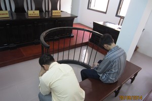 Trộm mở cửa hàng vàng khoắng trộm tỷ đồng