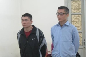 Hai bị cáo tại Tòa