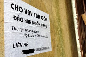 Khởi tố bắt tạm giam 4 đối tượng đòi nợ bằng cách “khủng bố tinh thần“