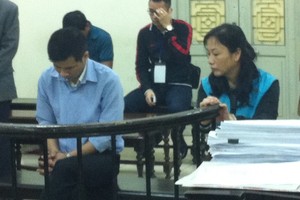 Giảng viên “bắt tay” với giám đốc "chạy việc, chạy trường" chiếm tiền của 126 người